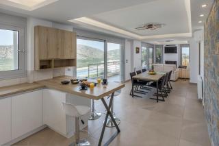 Villa Of the Hill with Heated Pool, BBQ & Kids Playground - 3