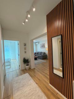 Modern & Cozy Apartment - 6