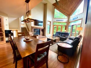 Fabulous Cabin in the White Mountains for Group Getaways - 4