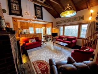 Spacious Retreat for a White Mountains Vacation Getaway - 7