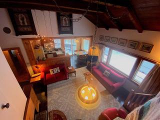 Spacious Retreat for a White Mountains Vacation Getaway - 1