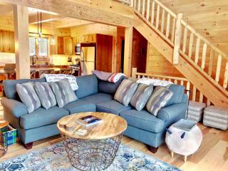 Majestic New Hampshire Log Cabin Rental with Views of Cannon Mountain - 4