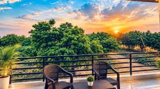 Hotel Mahadev & Guest House - 1