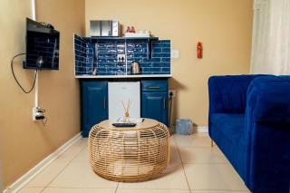 Makay's Guests House - 5