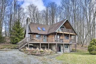 Grand Log Cabin with Outdoor Pool and Tennis Access in Pleasant Mount, Pennsylvania - 8