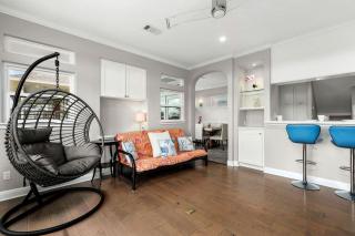 Beautiful Modern Vacation Rental with Blissful Bay Views for a Relaxing Escape in League City, Texas - 3