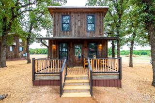 Glamping Cabin in Waco, Texas for Weekend Escapes to Nature - 9