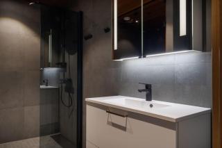 Le Chalet Lingonberry D3 Ski-in Ski-out, Hot Tub by Aavalevi - 8