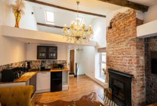Rooftop One-Bedroom Apartment Near East Midlands Airport - 5