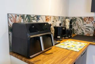 Rooftop One-Bedroom Apartment Near East Midlands Airport - 2