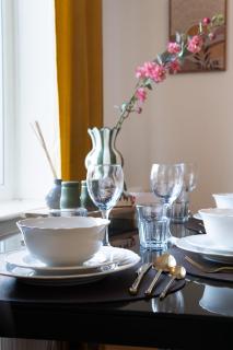 Modern 3-Bed Detached House with a Double Driveway, Free Wi-Fi, Garden with Playground and BBQ - 1