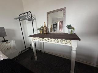 The Galley Hill House with free Parking - 5