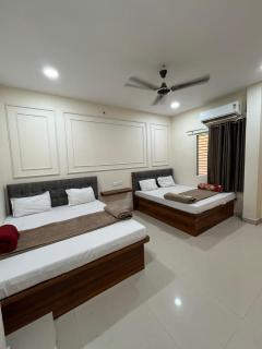 Hotel The Maa Palace 1 KM From Shri Mahakaleshwar Jyotirlinga Temple - 5