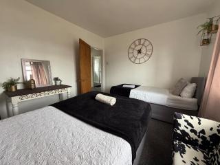 The Galley Hill House with free Parking - 6