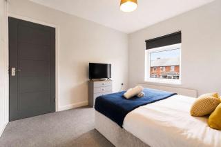 Chic 4BR Contractor Stay for 7 with WiFi by Stay With Us - 6
