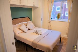 'Nomadic Nest' - Spacious 2BR Coach House, Free Parking, Balcony - 9