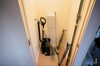 'Nomadic Nest' - Spacious 2BR Coach House, Free Parking, Balcony - 6