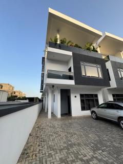 Modern 4BR & Penthouse duplex for Short-let - 0