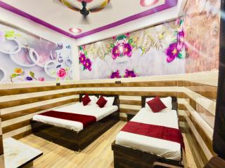 K D Dham Hotel - Near Prem Mandir - 1