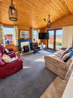 3-Bed Ocean View Lodge - Parking & Terrace - 2