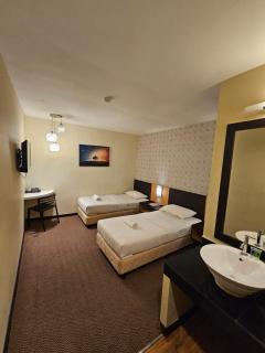 Regalo Inn with lift at Kotalaksamana - 7