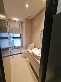 Căn hộ 2PN view biển GOLD COAST - 2bedroom seaview apartment - 2