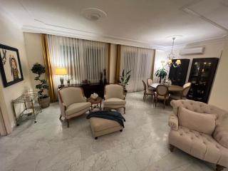 Spacious & Cozy Family Home - 0