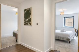 Modern York Apartment - Free Parking - Sleeps 7 - 2
