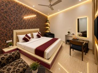 Hotel Mountana Plaza a family Hotel Near Delhi Airport - Free Airport Pickup & Drop - 2