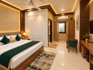 Hotel Mountana Plaza a family Hotel Near Delhi Airport - Free Airport Pickup & Drop - 3