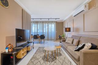 Stylish 3 Bedroom Apartment Steps from Gzira Seafront - 0