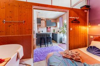 Coquillages et crustacés, vidéoprojecteur baignoire îlot chez Ivona Vacances - 5