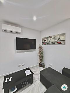 July Modern Loft - 4