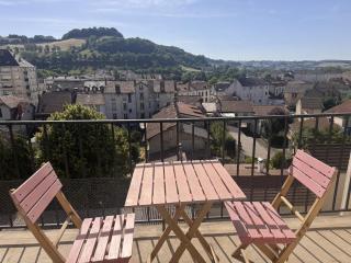 Appartement offrant une superbe vue imprenable sur le Puy Courny - 3