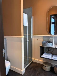 Gilded Ox Suites - 8