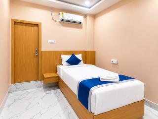 Hotel Shiny Grand - Best Hotel Near Guwahati LGBI Airport, 5 Minutes from Airport, Free Breakfast, Borjhar - 8