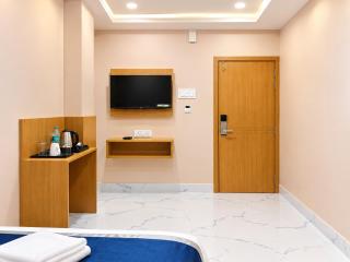 Hotel Shiny Grand - Best Hotel Near Guwahati LGBI Airport, 5 Minutes from Airport, Free Breakfast, Borjhar - 6