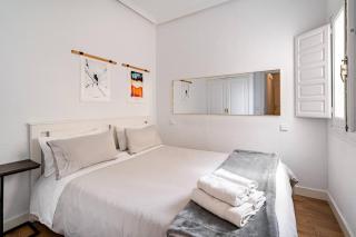 Bright Central Madrid Flat - 9