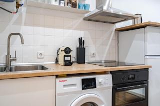 Bright Central Madrid Flat - 5