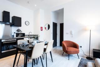 Apex House by Guestz - 2