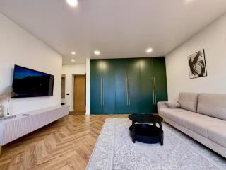 16th Avenue Luxury Apartment - 7