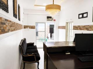 Ideal Holiday Homes - 6
