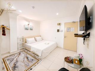 The Blossom Hotel - 3