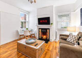 4BR Contractor Accommodation, Coalville House - 9