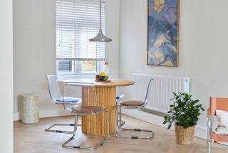 Beautifully refurbished 2-bed home with parking - 5