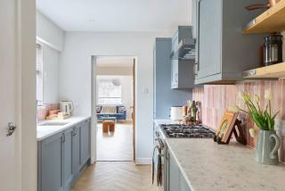 Beautifully refurbished 2-bed home with parking - 3