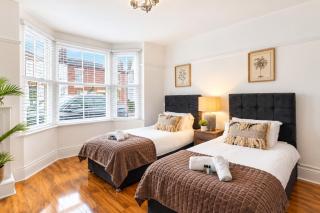 4BR Contractor Accommodation, Coalville House - 8