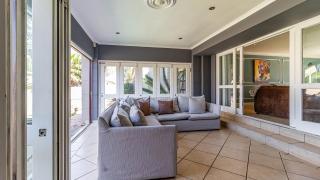 OR Tambo Airport Mansion ,Self Catering Holiday Home - 1