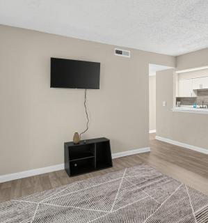 Welcoming Furnished Retreat - 7