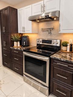 Luxury Riverfront Villa Walk to Beach - 1